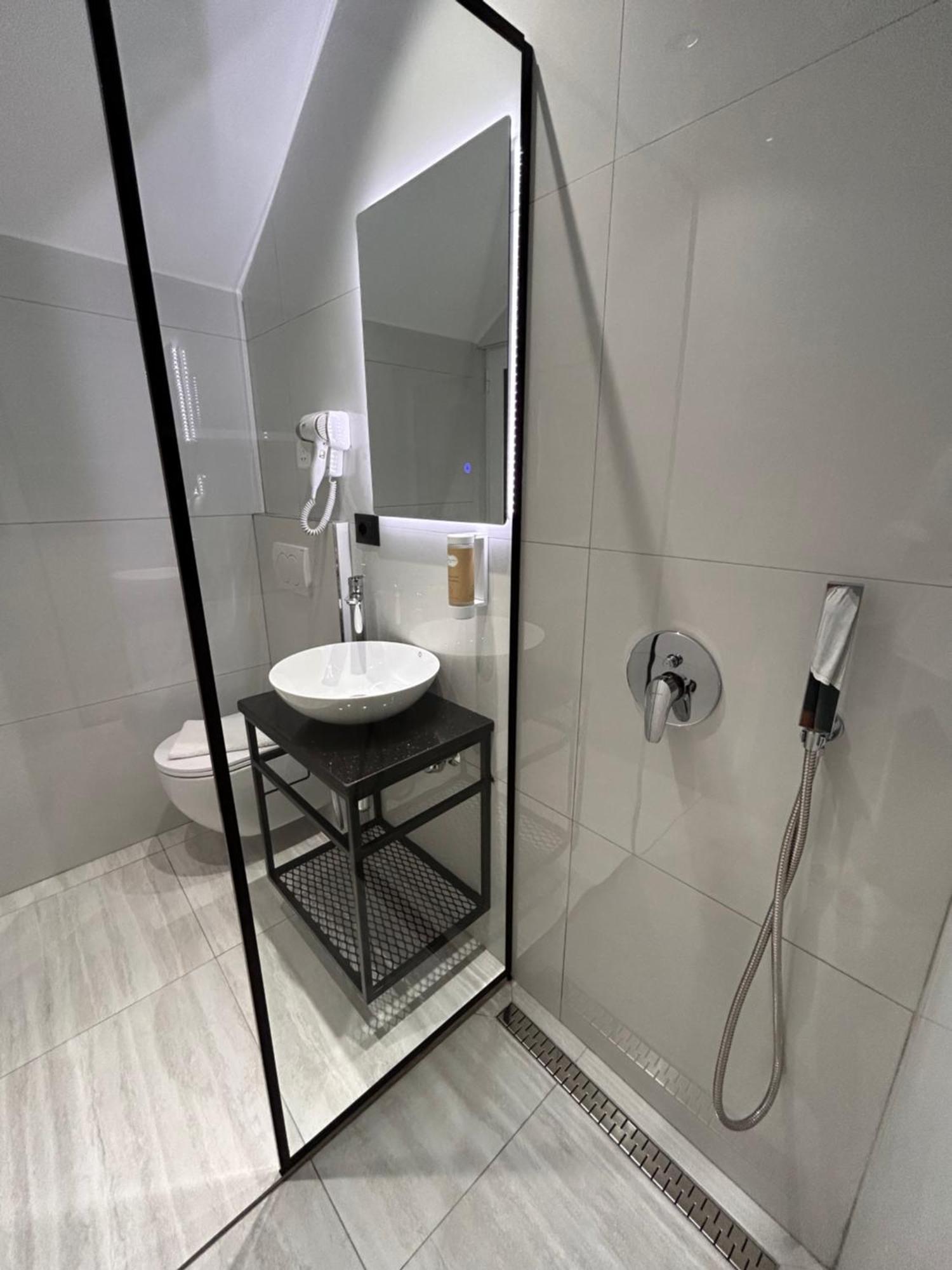 Crown Apartment ซารานเดอ ภายนอก รูปภาพ